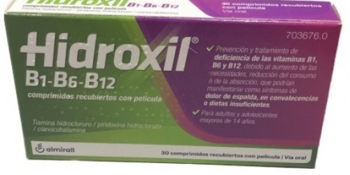 ¿Funciona usar aceite de romero para hacer crecer el pelo? Los expertos explican sus beneficios